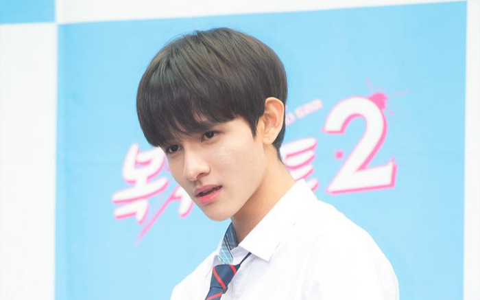 Tròn 1 năm ngày bố bị bạn thân giết hại, Kim Samuel lặng lẽ đăng ảnh tưởng niệm: Thương cho cậu bé tài hoa kém may mắn của 'Produce 101'! Ảnh 2