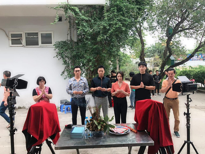 Việt Anh tiếp tục gây thất vọng khi lộ thân hình phát tướng 