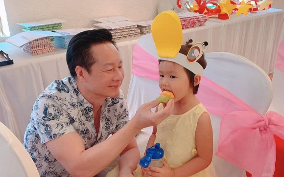 Phan Như Thảo 'trách móc' chồng đại gia vì bị phân biệt đối xử’ với con gái Ảnh 2