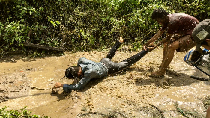 Câu chuyện đẫm nước mắt đằng sau những thước phim dữ dội và chân thật của 'Ròm' Ảnh 8