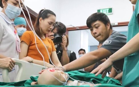 Hành trình kì diệu tách rời thành công cặp song sinh dính liền Trúc Nhi - Diệu Nhi Ảnh 2