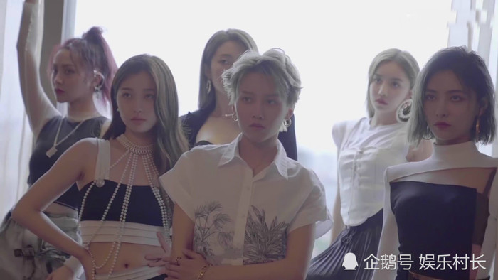 The9 x Nylon 'thả thính' bằng trailer và ảnh: Lưu Vũ Hân cá tính, Ngu Thư Hân trông cao cấp, Hứa Giai Kỳ - Dụ Ngôn tuyệt đẹp Ảnh 7