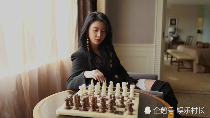 The9 x Nylon 'thả thính' bằng trailer và ảnh: Lưu Vũ Hân cá tính, Ngu Thư Hân trông cao cấp, Hứa Giai Kỳ - Dụ Ngôn tuyệt đẹp Ảnh 18