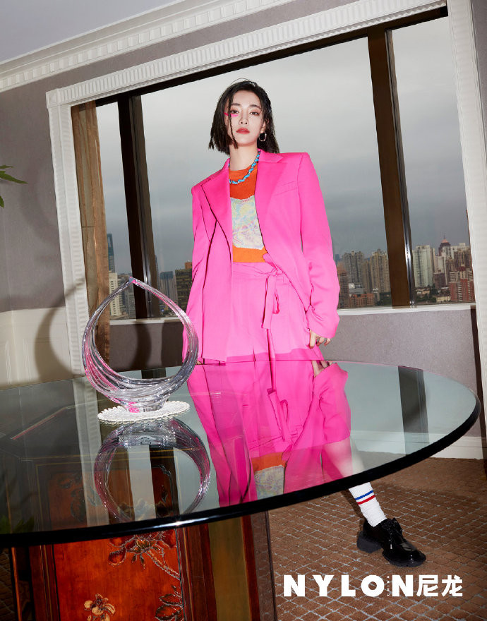 The9 x Nylon 'thả thính' bằng trailer và ảnh: Lưu Vũ Hân cá tính, Ngu Thư Hân trông cao cấp, Hứa Giai Kỳ - Dụ Ngôn tuyệt đẹp Ảnh 23