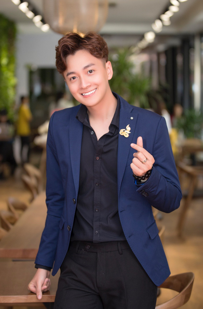 Hội ngộ 'Gia đình văn hoá' Đông Nhi - Noo Phước Thịnh, Ngô Kiến Huy không chỉ gầy đến đáng lo mà mắt còn thâm quầng Ảnh 7