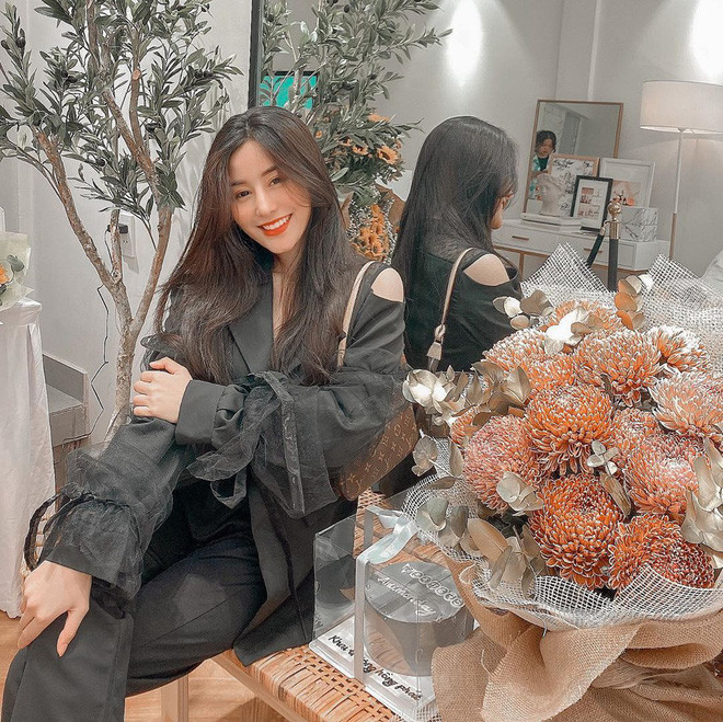 'Choáng' trước khối tài sản 'khủng' của hotgirl 10X Võ Ngọc Trân: Tự mua xe năm 16 tuổi, sở hữu 2 sổ tiết kiệm Ảnh 7