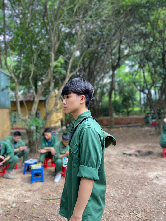 Chẳng phải đây là góc nghiêng 'thần thánh' của nam sinh Học viện Chính sách và Phát triển sao?