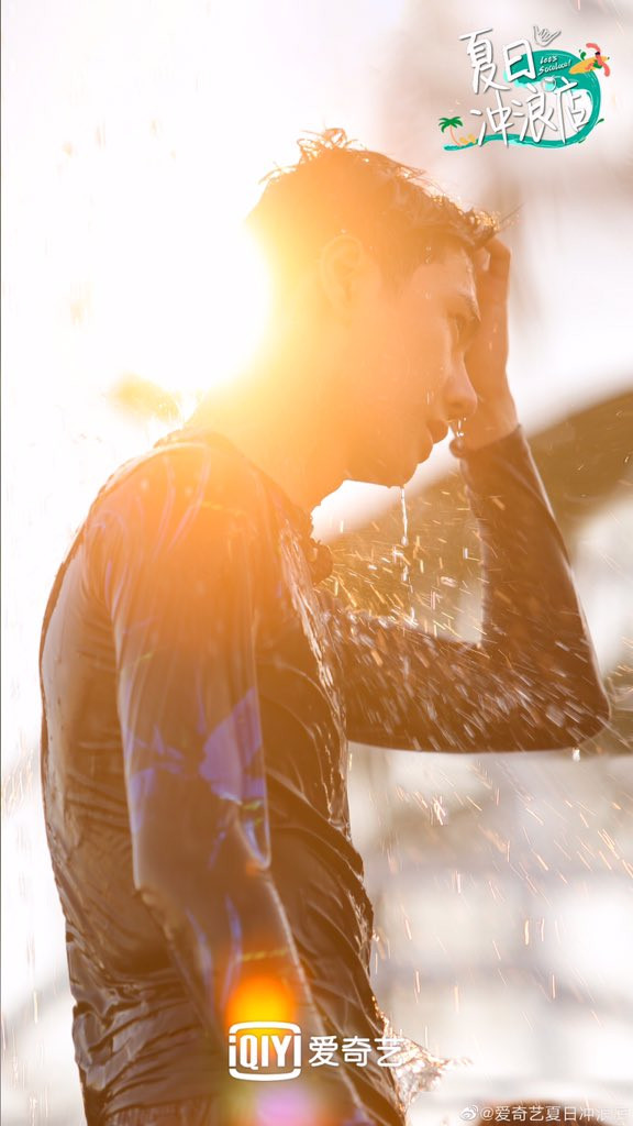 Phỏng vấn mới nhất của Vương Nhất Bác: Nước mắt lưng tròng khiến người xem đau lòng Ảnh 11