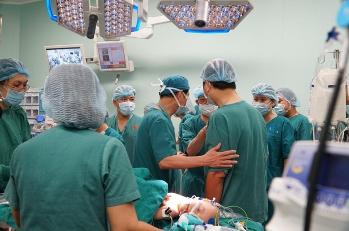 Dòng trạng thái xúc động sau vụ tách thành công 2 bé song sinh: 'Cha mẹ Trúc Nhi - Diệu Nhi xứng đáng là những người hùng' Ảnh 8