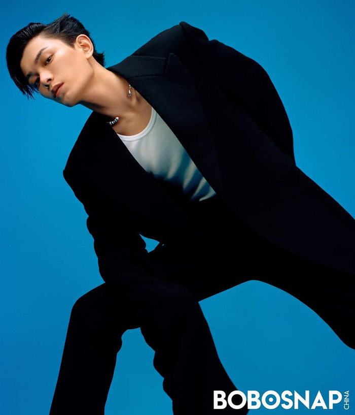 Đinh Vũ Hề trên tạp chí BOBOSNAP và Hân Vi số mới nhất: Điển trai, cool ngầu và thời thượng Ảnh 14