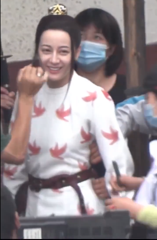 Cnet chê bai tạo hình cổ trang mới nhất của Địch Lệ Nhiệt Ba trong 'Trường ca hành' Ảnh 11