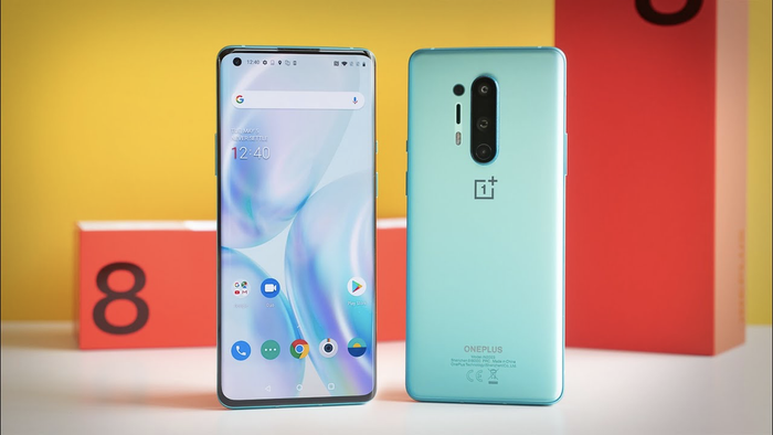 OnePlus 8 Pro giá 900 USD cũng có hỗ trợ 5G. (Ảnh: PhoneArena)