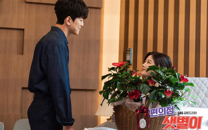 Backstreet Rookie (Cửa hàng tiện lợi Saet Byul) tập 9: Kim Min Kyu đón Kim Yoo Jung về khách sạn, tình tay bốn đến hồi gay cấn Ảnh 2