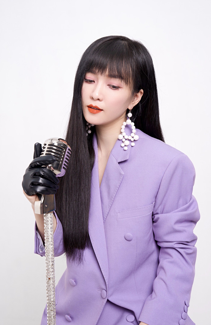 Đinh Hương từng 'sống trong bóng tối', sợ hãi khi tưởng tượng mình bị mù để sáng tác OST cho 'Bằng chứng vô hình' Ảnh 5