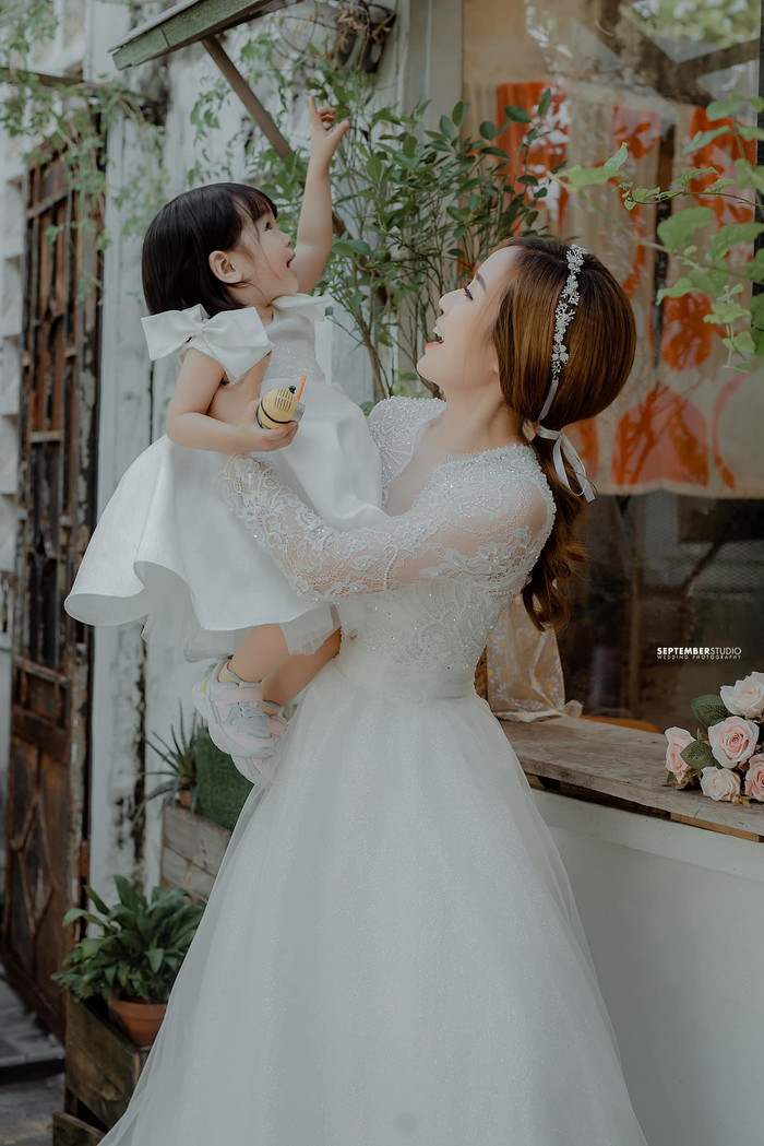 Trước những sóng gió hậu tan vỡ, cô cho biết sẽ bảo vệ và che chở cho con đến cùng