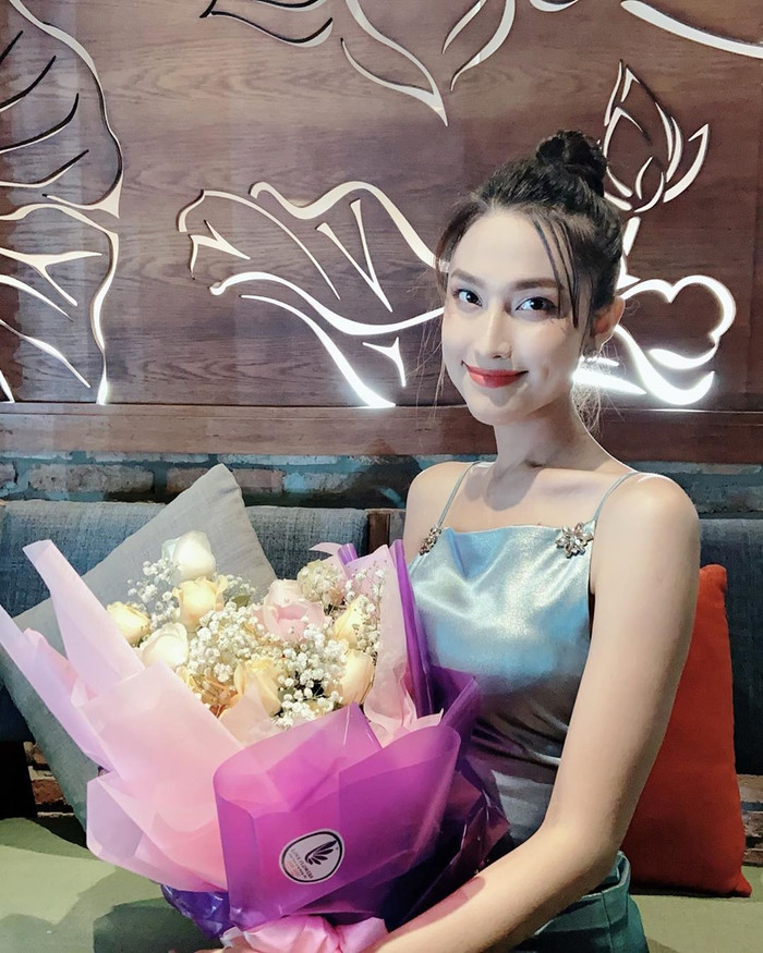 Top 12 Miss International Queen 2020 - Hoài Sa xinh xắn dự tiệc tối cùng bạn.