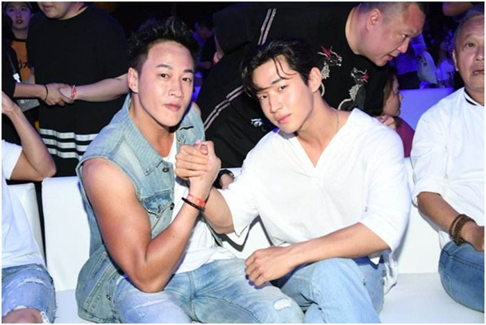 Henry Lau (Super Junior-M) khoe cơ bắp trong phim điện ảnh 'Chinh đồ' Ảnh 5