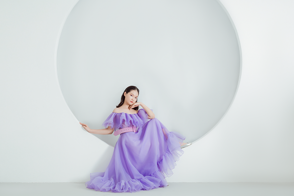 Thiết kế váy vải voan bồng bềnh, nhẹ nhàng