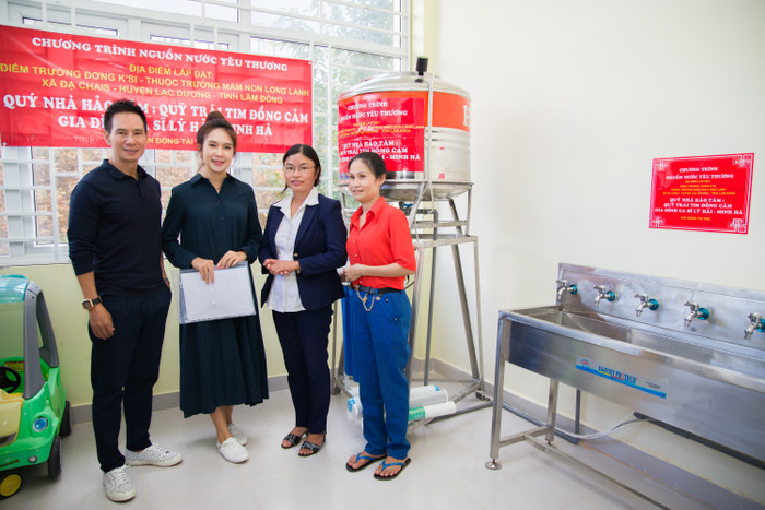 Lý Hải - Minh Hà kêu gọi quyên góp, trực tiếp lên vùng cao lắp đặt máy lọc nước cho người dân Ảnh 11