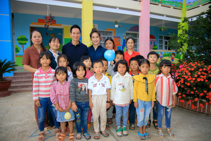 Lý Hải - Minh Hà kêu gọi quyên góp, trực tiếp lên vùng cao lắp đặt máy lọc nước cho người dân Ảnh 13