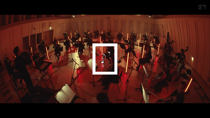 Hơn 44 nghệ sĩ tham gia vào màn biễu diễn này!