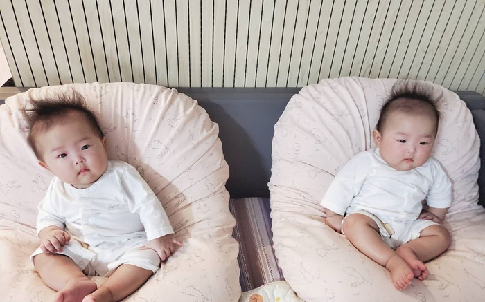 'Bà mẹ trẻ nhất Kbiz' Yulhee khoe ảnh cặp song sinh 5 tháng tuổi đốn tim cư dân mạng Ảnh 2