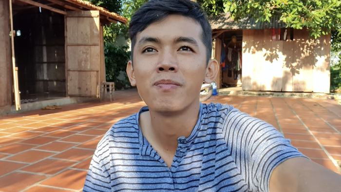 Sang Vlog đã có những chia sẻ với người xem về hành trình sau 1 năm làm YouTube. (Ảnh: Sang Vlog)