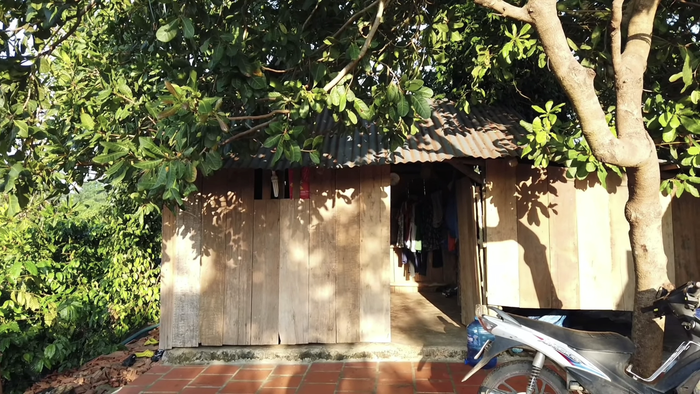 Căn nhà hiện tại của Sang Vlog đã chắc chắn hơn sau khi đã sửa sang. (Ảnh: Sang Vlog)