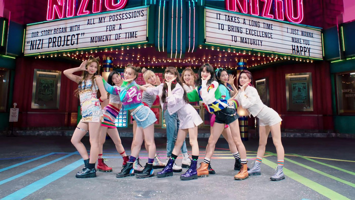 Việc không phân định rạch ròi và gây bối rối ở thời điểm mới debut sẽ ảnh hưởng khá lớn trong việc xây dựng fandom.