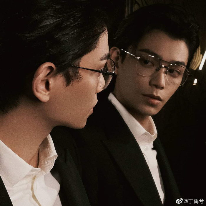 Đinh Vũ Hề hoá Sugar Daddy trong buổi tiệc Gucci, sao mà giống 'thầy Ngạn' Trần Nghĩa trong 'Mắt biếc' thế? Ảnh 7