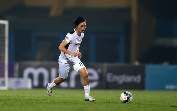 Tuấn Anh lập siêu phẩm, HAGL vào Top 3 V.League 2020 Ảnh 2