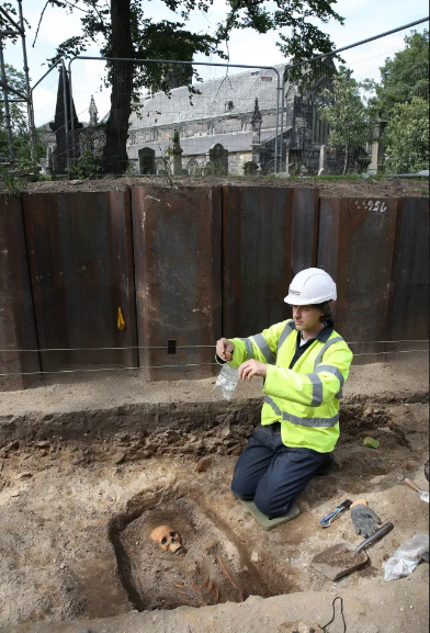 Phát hiện hài cốt niên đại 700 năm bên dưới công trình trạm xe điện Ảnh 8