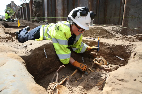 Phát hiện hài cốt niên đại 700 năm bên dưới công trình trạm xe điện Ảnh 11