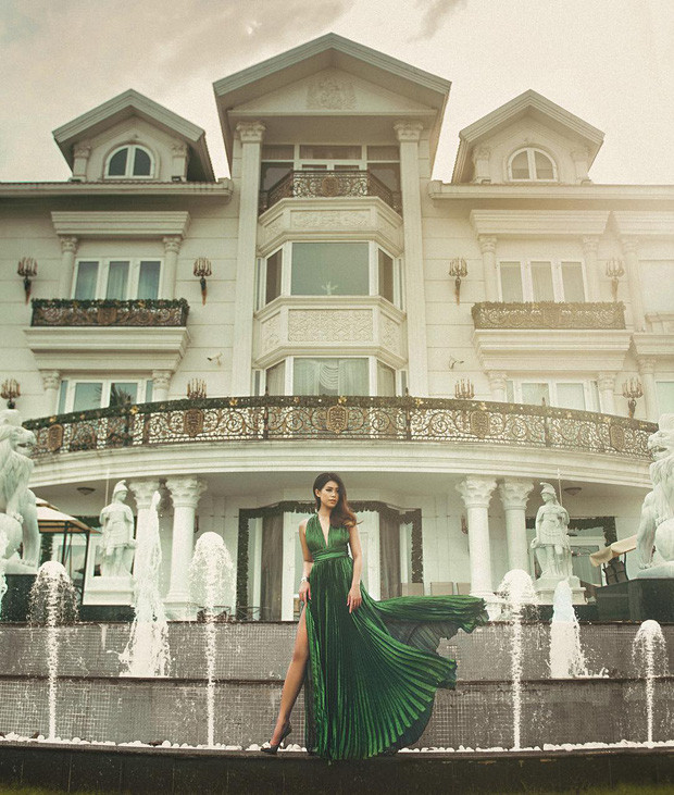 Chỉ nhìn từ bên ngoài, người ta vẫn có thể đoán được độ bề thế của gia đình rich kid này.