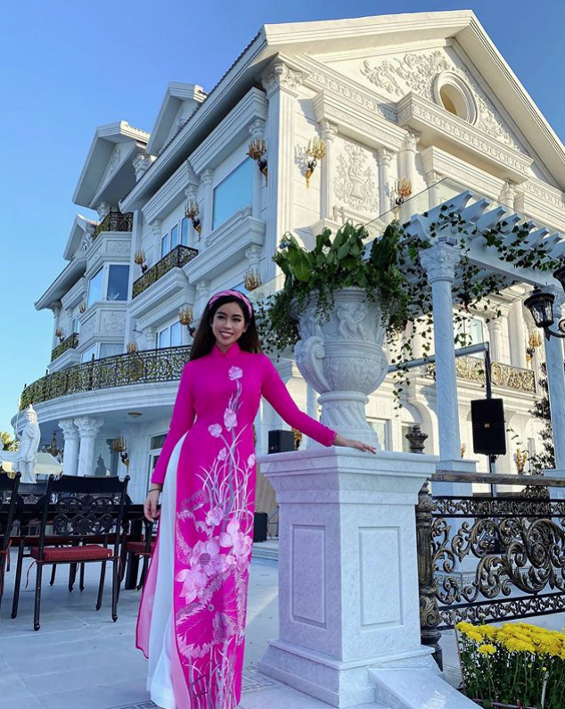 Rich kid Tiên Nguyễn đăng ảnh sang chảnh 'sống ảo' nhưng background trong căn biệt thự xa hoa mới khiến dân tình chú ý Ảnh 6