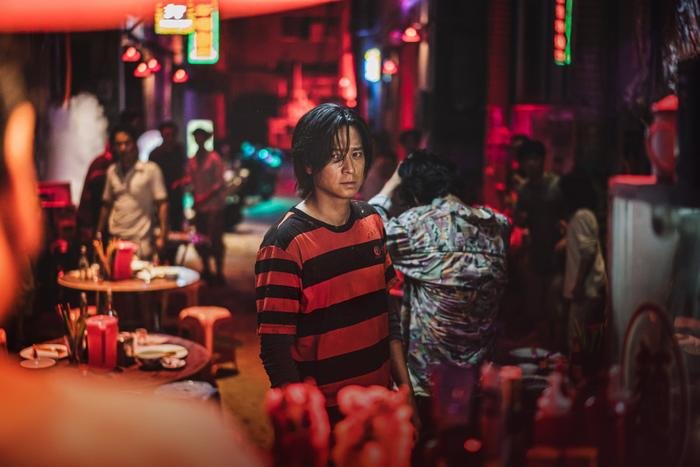 Review 'Bán đảo Peninsula': Kang Dong Won vượt qua 'cái bóng' của Gong Yoo, khiến khán giả rơi nước mắt chỉ trong 5 phút đầu Ảnh 6