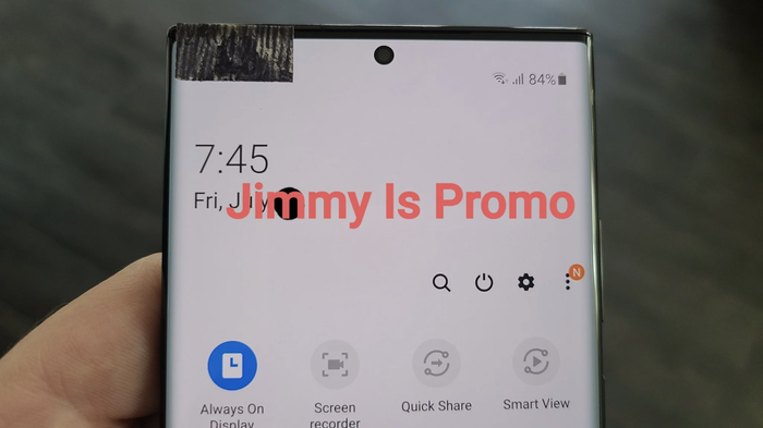 Theo những hình ảnh được chia sẻ bởi leaker Jimmy Is Promo (@jimmyispromo), Galaxy Note20 Ultra sở hữu thiết kế tràn viền, với 1 lỗ khoét nhỏ để đặt camera selfie. (Ảnh: Jimmy Is Promo)
