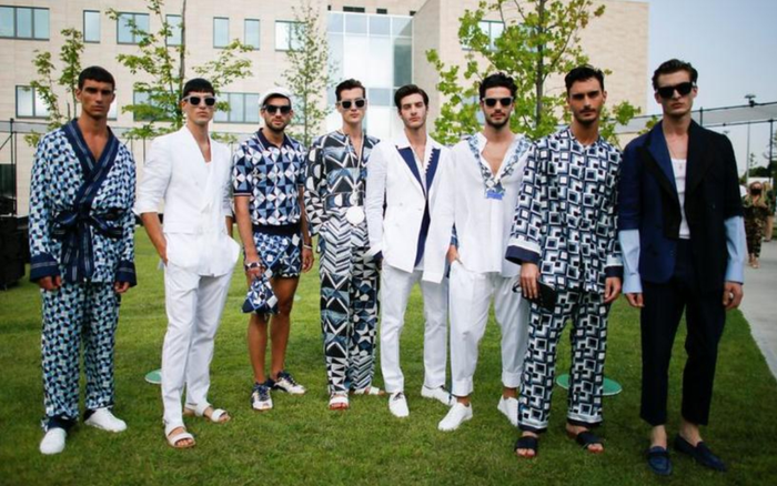 Dolce & Gabbana tổ chức show thời trang ngoài trời giữa tâm dịch Covid-19 Ảnh 2