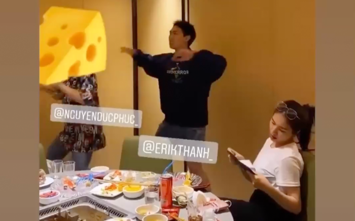 Khung cảnh đối lập bất ngờ của Hoa dâm bụt: Đức Phúc - Erik vui vẻ nhảy nhót, Hoà Minzy lại chẳng mảy may quan tâm? Ảnh 2