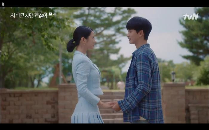 'Điên thì có sao' tập 9: Kim Soo Hyun bị anh trai từ mặt vì hôn Seo Ye Ji?