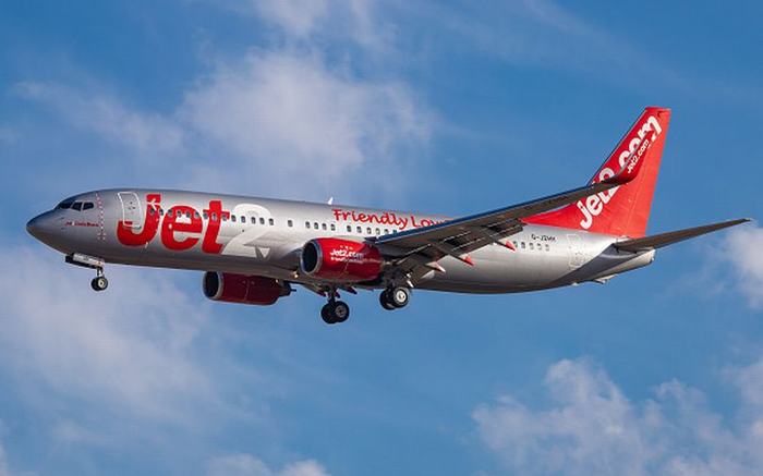 Say rượu và đánh mắng vợ con trên máy bay, người đàn ông bị tống giam Ảnh 2