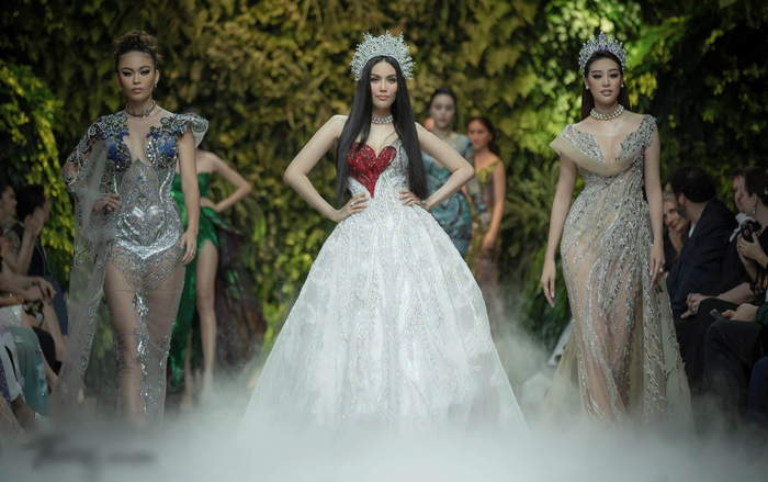 Lan Khuê tái xuất sau sinh, đẹp lộng lẫy như nữ hoàng, cùng Khánh Vân 'quét sạch' sàn diễn Ảnh 2