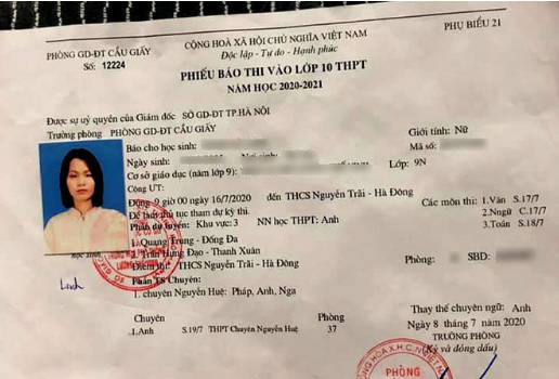 Phiếu báo dự thi báo sai địa điểm thi. Ảnh Người Lao Động