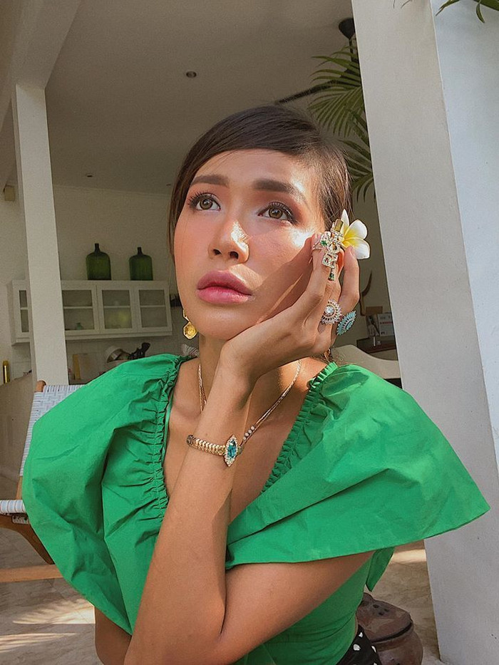 Minh Tú gửi lời cảm ơn, dặn dò fan không ra sân bay đón trong ngày về nước.