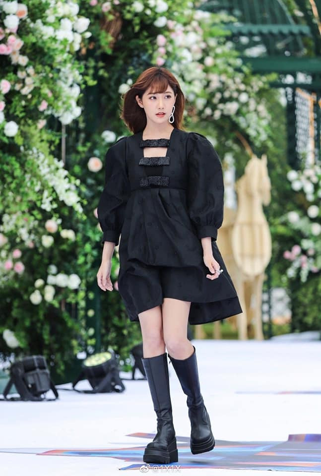 Không chỉ thưởng thức âm nhạc, khán giả còn được chiêm ngưỡng những visual xinh lung linh tại 'Đông phương phong vân bảng lần thứ 27' Ảnh 29