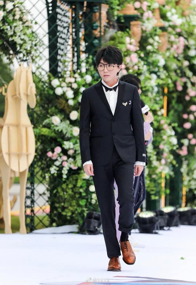 Không chỉ thưởng thức âm nhạc, khán giả còn được chiêm ngưỡng những visual xinh lung linh tại 'Đông phương phong vân bảng lần thứ 27' Ảnh 19