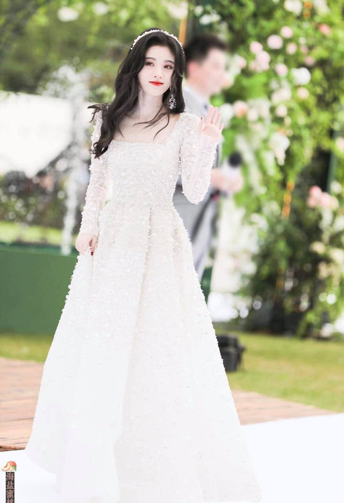 Cúc Tịnh Y hóa công chúa Bạch Tuyết trên thảm đỏ sự kiện Đông Phương Phong Vân Bảng Ảnh 11