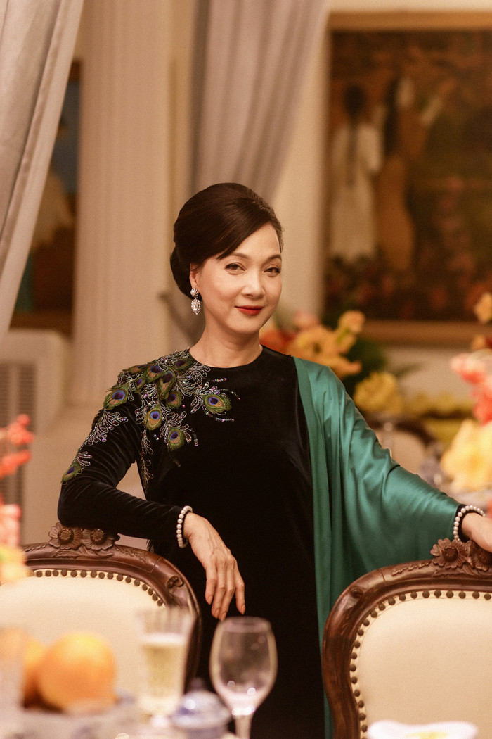 NSND Lê Khanh hi sinh mái tóc dài suốt 20 năm, xác nhận tham gia phần mới của vũ trụ 'Gái già lắm chiêu'