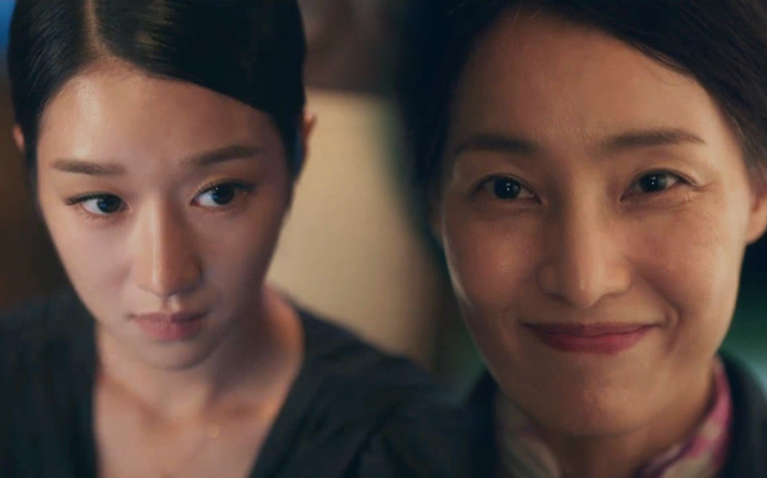 'Điên thì có sao' tập 10: Vừa chia tay Kim Soo Hyun, Seo Ye Ji đã bị 'mẹ ma' tấn công? Ảnh 2