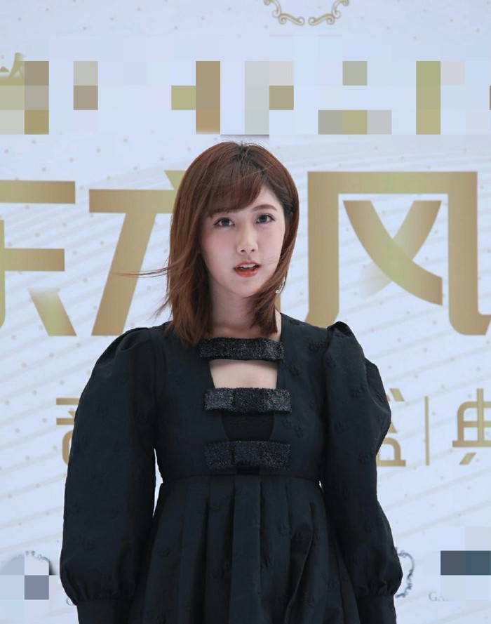 Cúc Tịnh Y cao quý, Mạnh Mỹ Kỳ xinh đẹp, Lý Nghệ Đồng như 'đắc tội' với stylist Ảnh 5